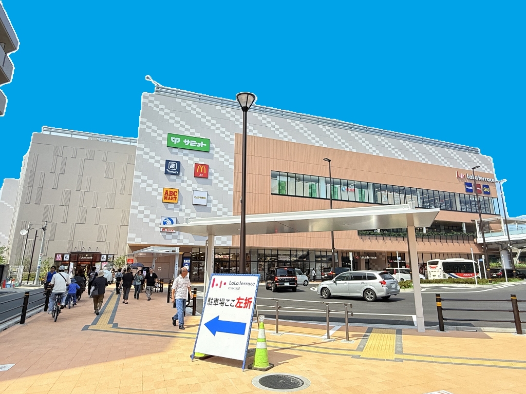 ショッピングセンター　三井ショッピングパーク ららテラス北綾瀬（ショッピングセンター）まで270m