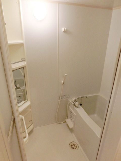 バス・シャワールーム　綺麗なバスルーム。