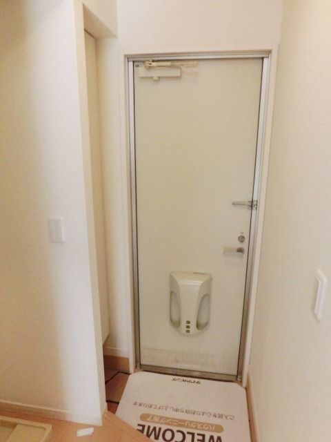 玄関　シューズＢＯＸ付いてます。