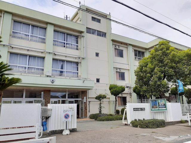 小学校　和歌山市立福島小学校様（小学校）まで450m