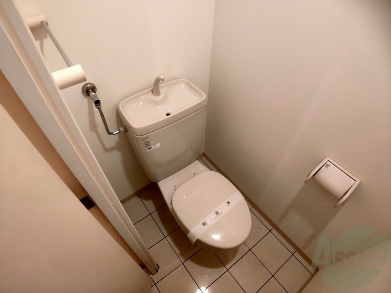 トイレ　こちらはトイレです。清潔感があり、安心して使用できます。