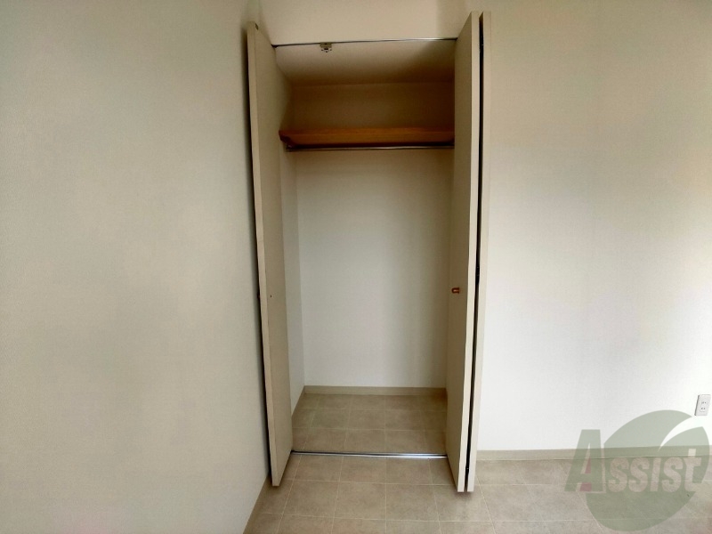 収納　寝室の収納です。部屋がすっきり片付きます。