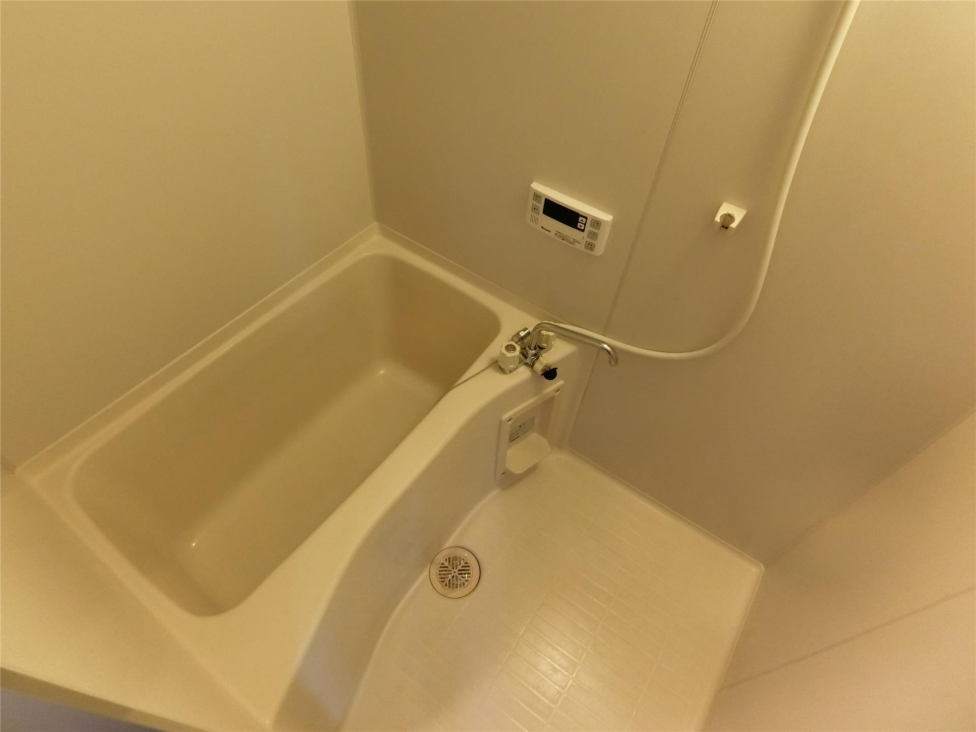 バス・シャワールーム　シャワー付きのバスルームです♪