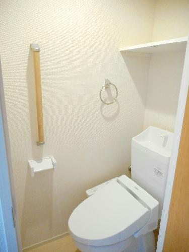 トイレ　温水洗浄便座付き