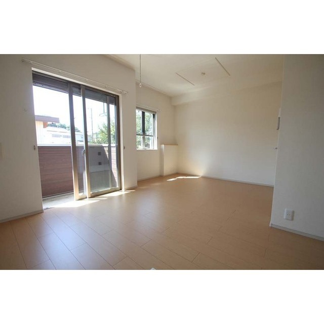 居室・リビング　画像は全て１０１の内観写真です