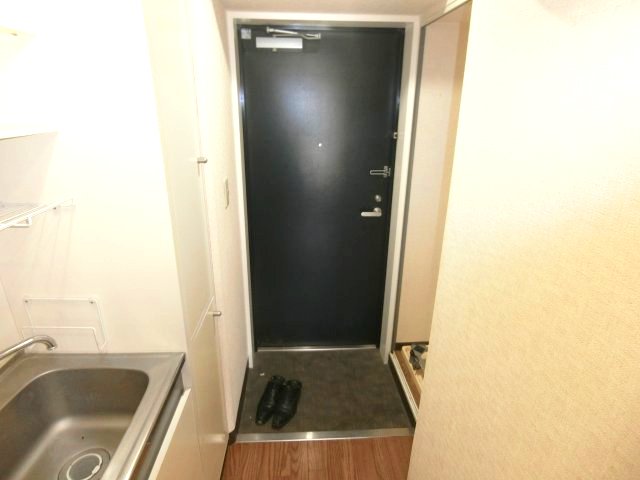 玄関　他のお部屋の参考写真となります。