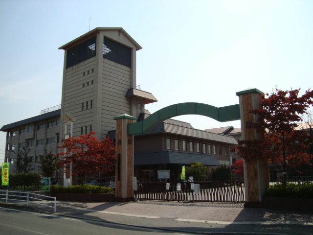 小学校　岡山市立御南小学校（小学校）まで767m