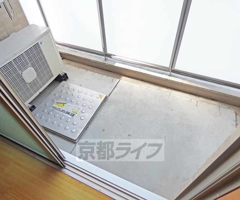 バルコニー　広々としたバルコニーです。