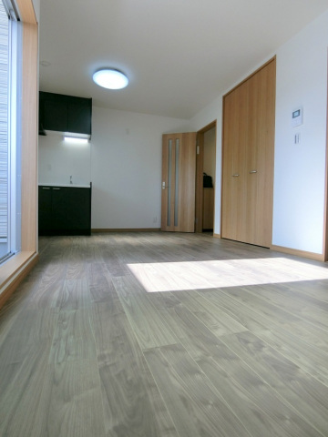 その他部屋・スペース　南向きで明るく広々とした洋室10.7帖