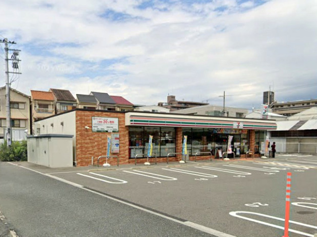 コンビニ　セブンイレブン大阪加美南3丁目店（コンビニ）まで402m