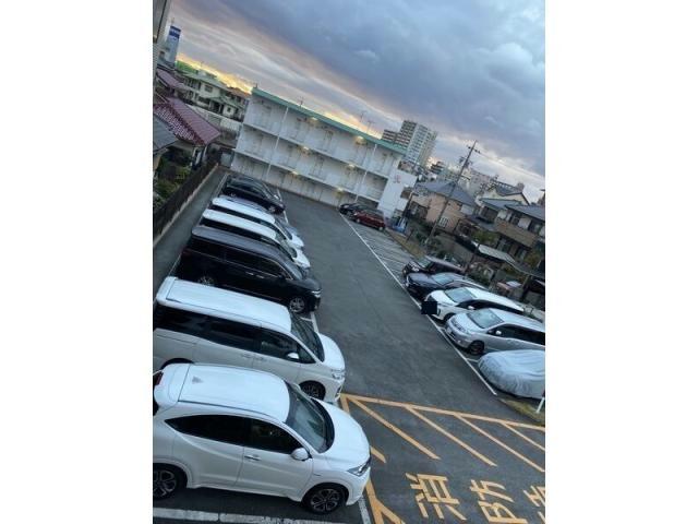 駐車場　駐車場