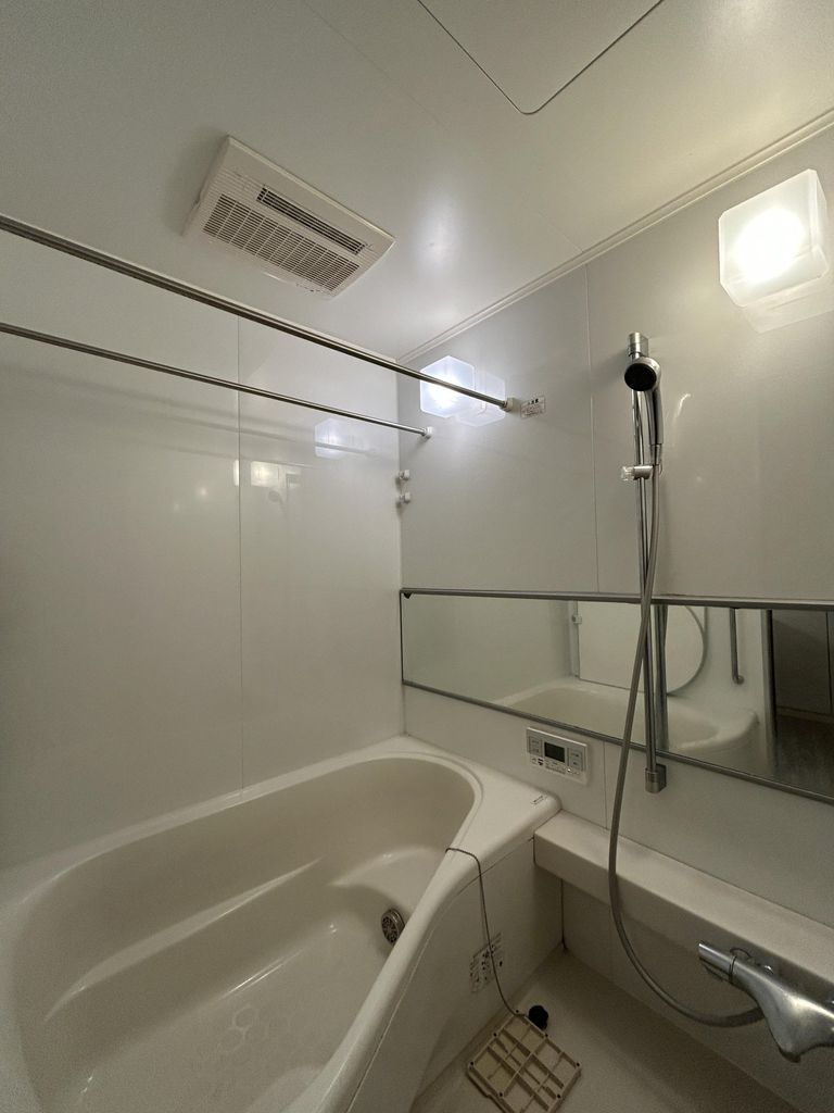 バス・シャワールーム　※別部屋参考写真となります。