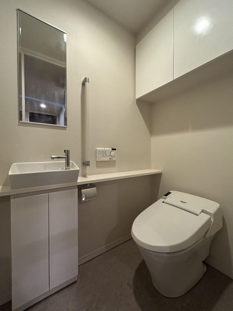 トイレ　※別部屋参考写真となります。