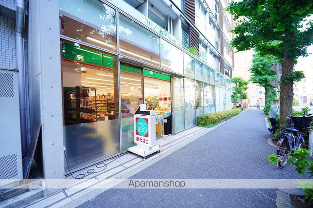 コンビニ　ローソンストア１００新宿文化センター前店（コンビニ）まで70m