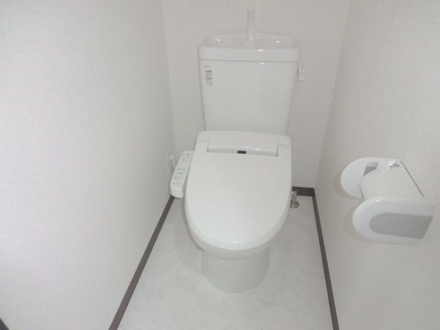 トイレ　★お部屋探しは株式会社タウンハウジング東京まで★