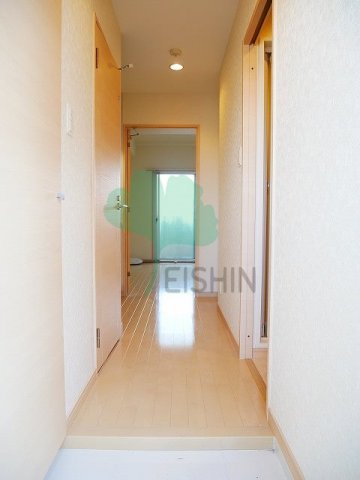 玄関　下駄箱もしっかりついてます！