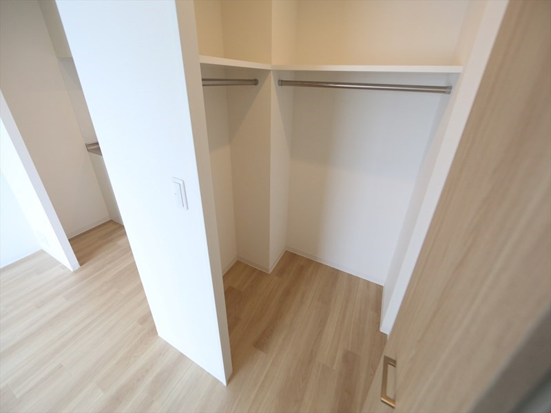 収納　ウォークインクローゼット（収納充実してます）