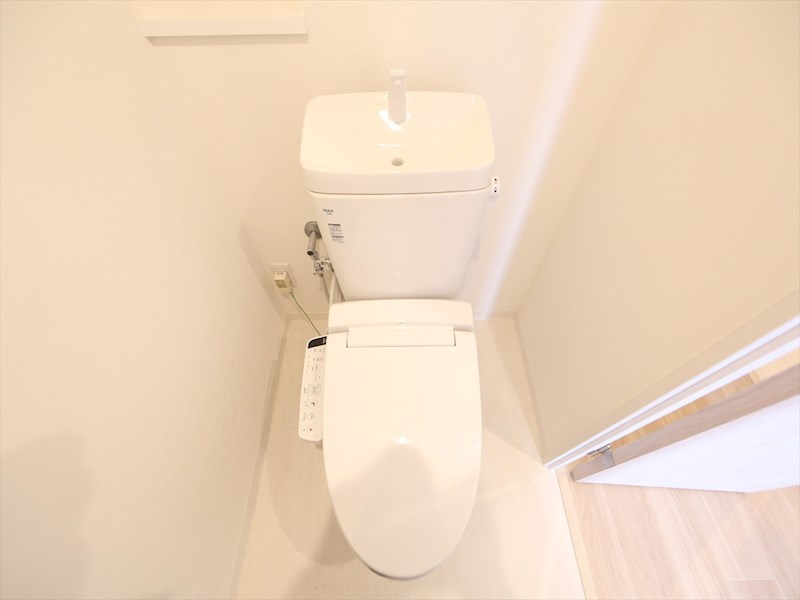 トイレ　温水洗浄暖房便座付トイレ
