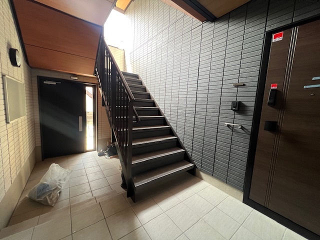 ロビー　同施工新築参考画像