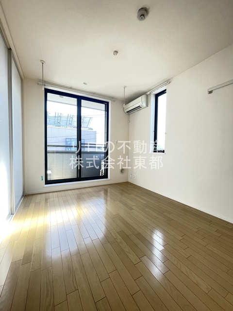 居室・リビング　南向きで日当たり良好なお部屋！暖かな日差しが入ります♪