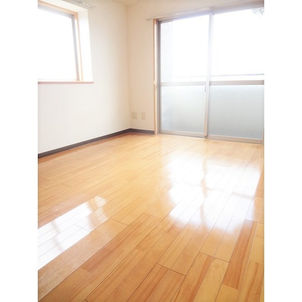 居室・リビング　明るい室内です。