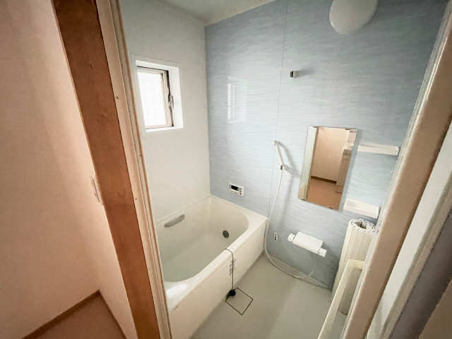 バス・シャワールーム　追い焚き機能付き浴室