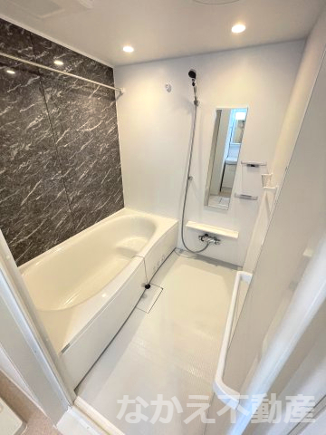 バス・シャワールーム　落ち着いた空間のお風呂です