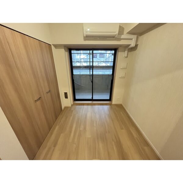 居室・リビング　広々とした洋室です