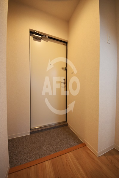 玄関　ヴィラナリー関目　玄関