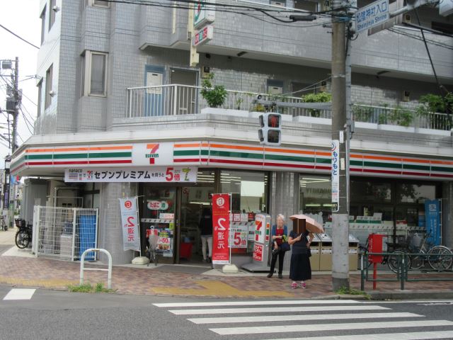 コンビニ　セブンイレブン（コンビニ）まで150m