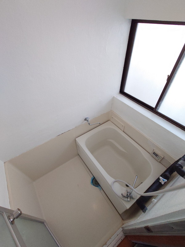 バス・シャワールーム　シャワー付き