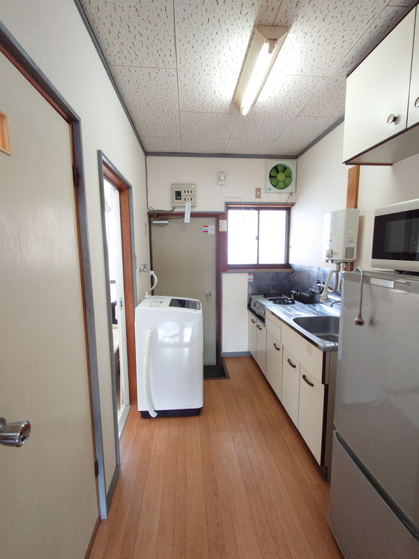 その他部屋・スペース　キッチンから玄関