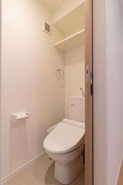 トイレ　※写真は同タイプ住戸です。