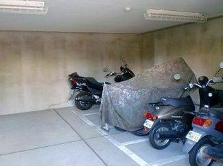 駐車場　バイク置き場