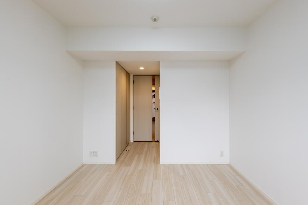 居室・リビング　※同建物内の別部屋参考写真です