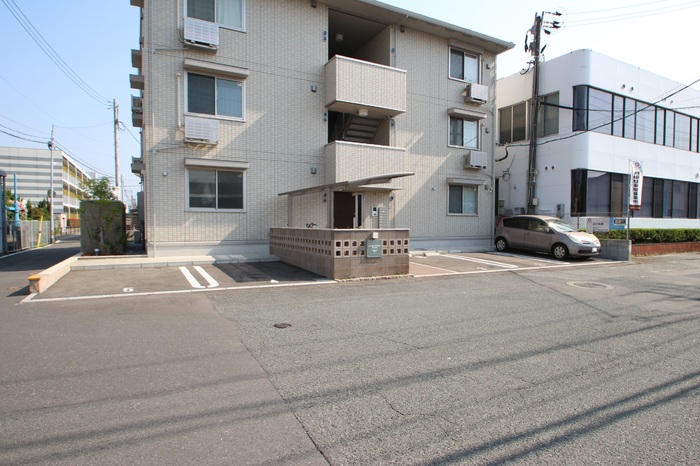 駐車場　駐車場