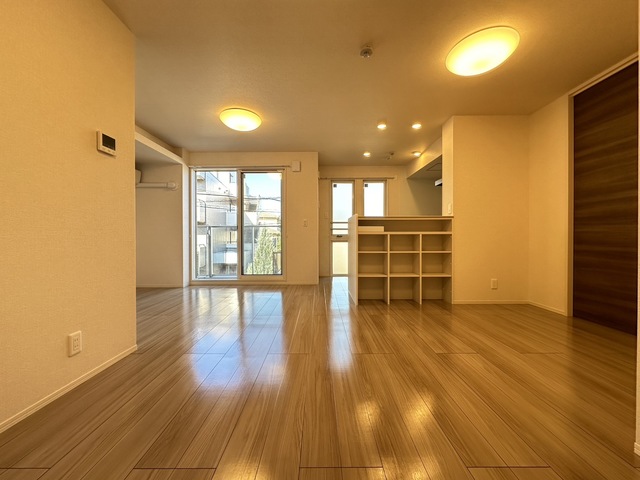 居室・リビング　別部屋参考写真です