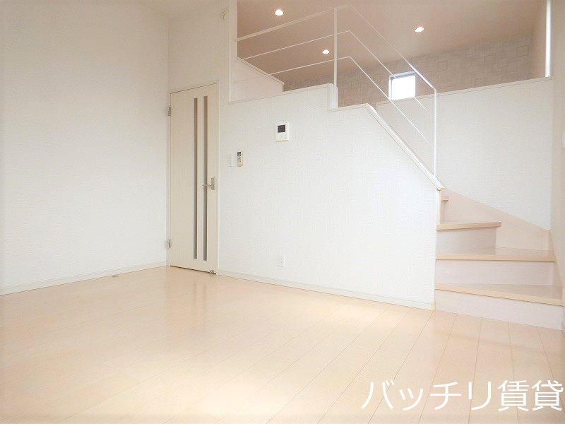 居室・リビング　同型タイプの為、現状を優先いたします