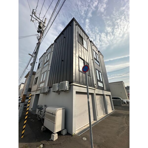 駐車場　駐車場に車を止められます
