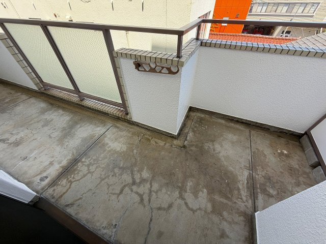 バルコニー　外からの目が気にならないバルコニーで洗濯物が干せます
