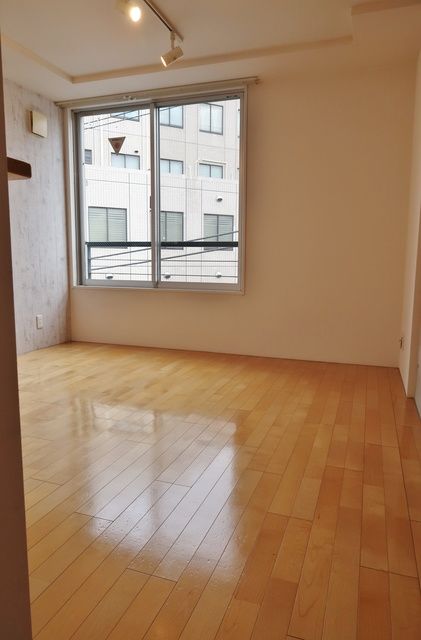 居室・リビング　☆こちらの居間で趣味の時間をお楽しみください☆