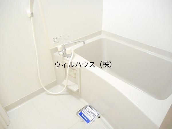 バス・シャワールーム　キレイにリフォームされています！