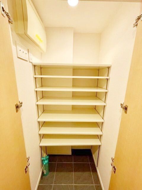 玄関　同タイプの別のお部屋です。