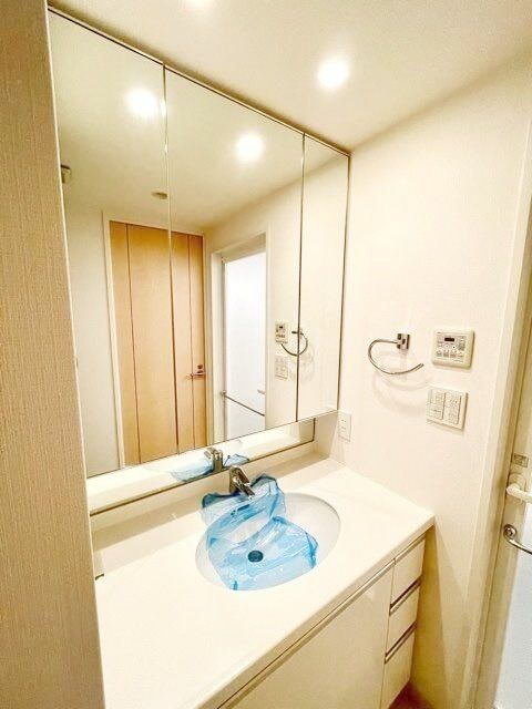 洗面設備　同タイプの別のお部屋です。