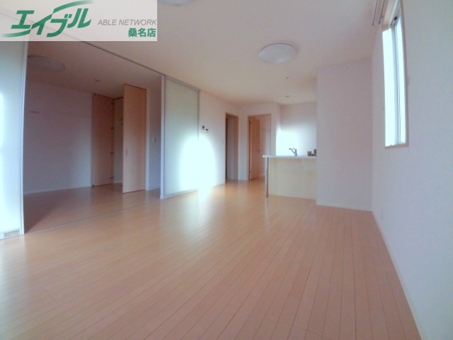 居室・リビング　別部屋参考写真です