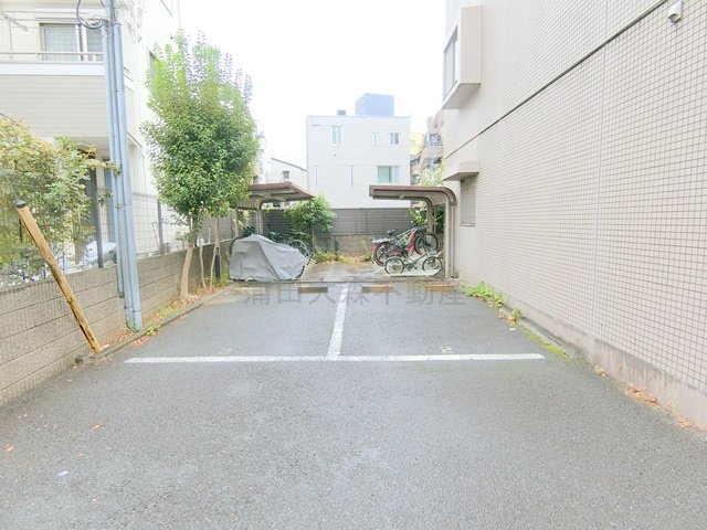 駐車場　敷地内平置き駐車場　空き状況等詳細はお問合せください。