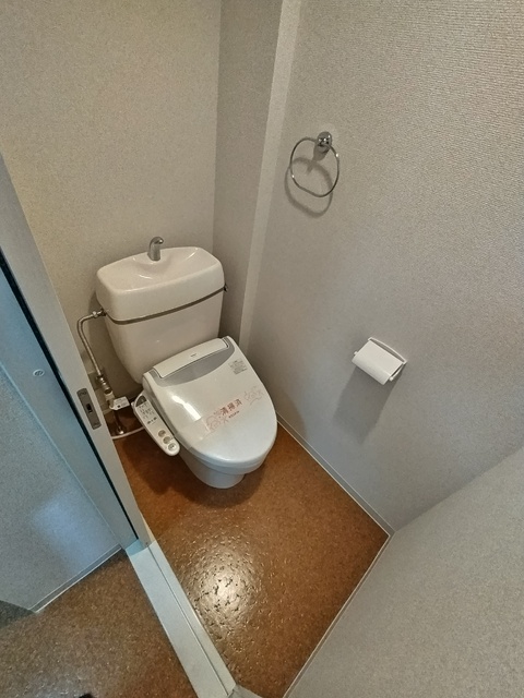 トイレ　温水洗浄便座