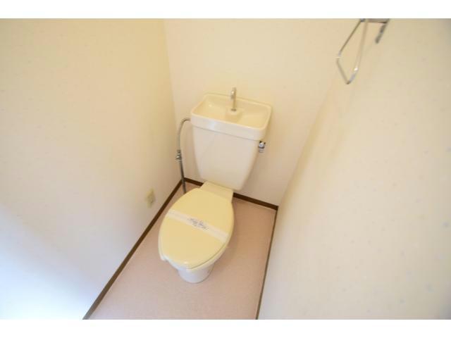 トイレ　他号室の写真になります。