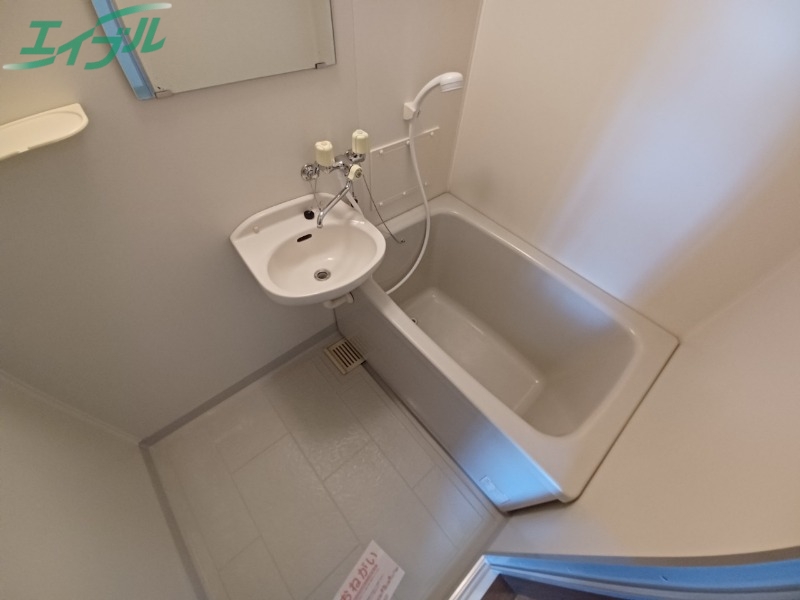 バス・シャワールーム　同型参考写真