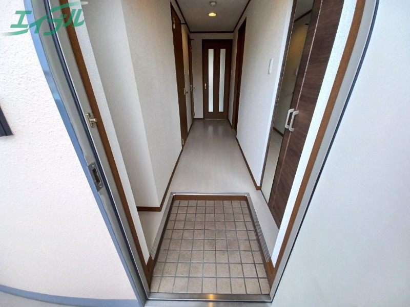 玄関　別部屋参考写真です